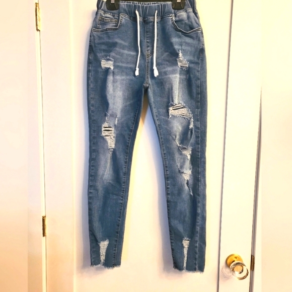 Blue ripped denim 💙 jogger jeggings. - Picture 2 of 3